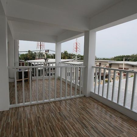 Living By Grace Apartamento Si Sunthon Exterior foto