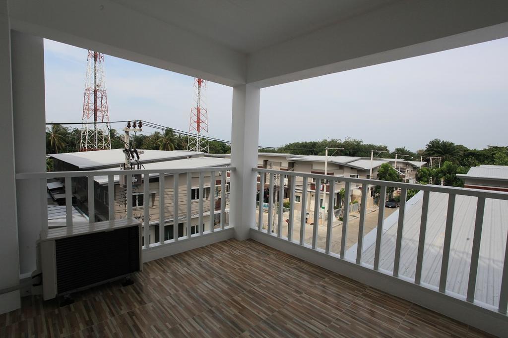 Living By Grace Apartamento Si Sunthon Exterior foto